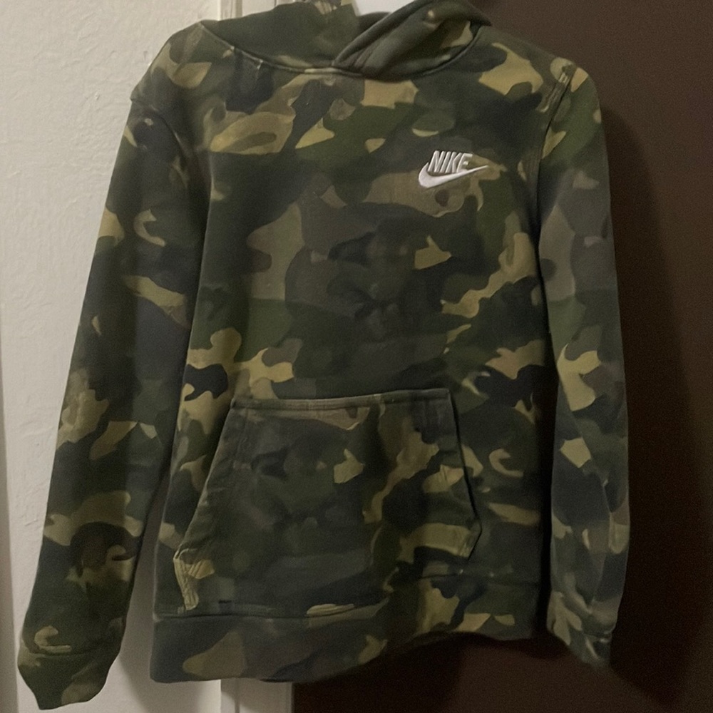 Boys Nike Camo hoddie
